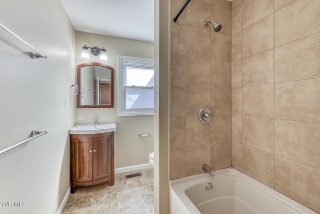1012 Lincoln Avenue, Johnson City, TN 37604