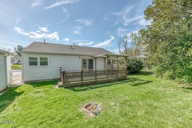 1012 Lincoln Avenue, Johnson City, TN 37604