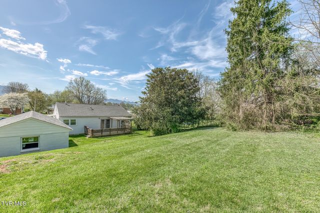 1012 Lincoln Avenue, Johnson City, TN 37604