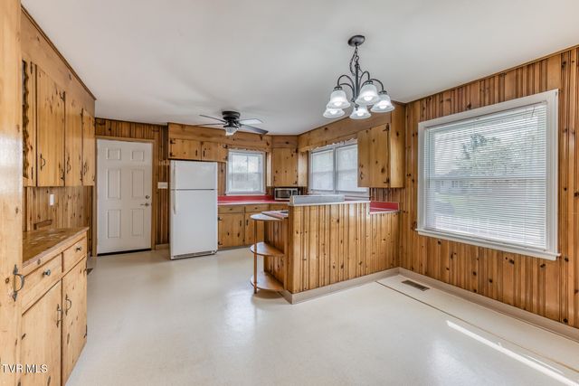 1012 Lincoln Avenue, Johnson City, TN 37604