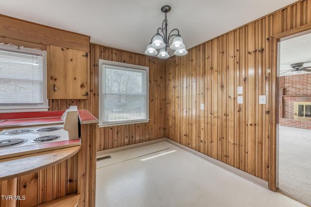 1012 Lincoln Avenue, Johnson City, TN 37604