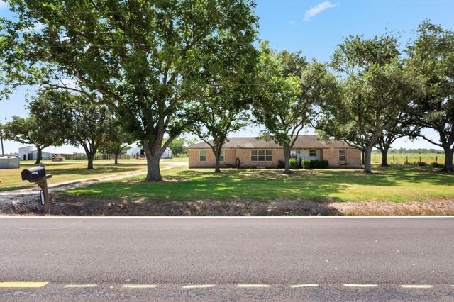 9919 Bohacek Road, Beasley, TX 77417