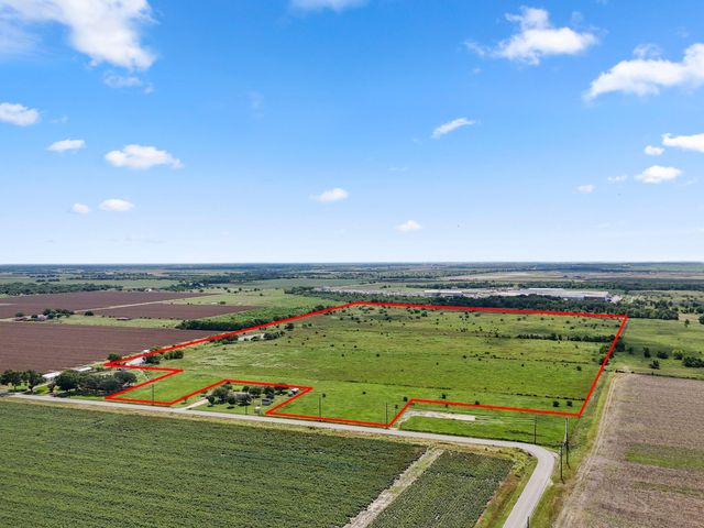 9919 Bohacek Road, Beasley, TX 77417