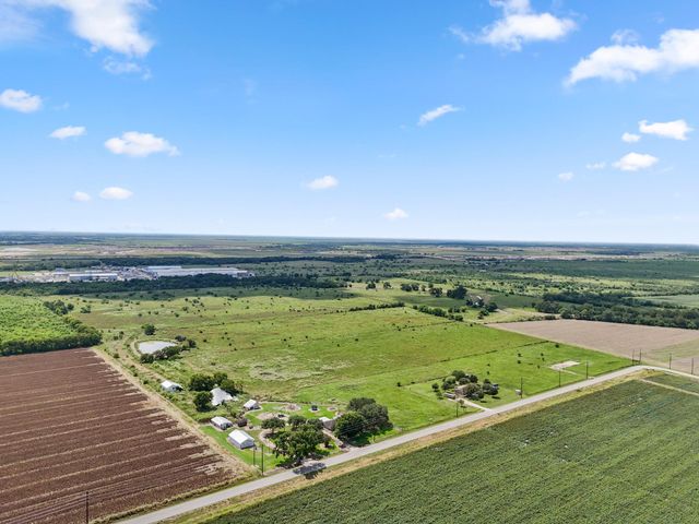 9919 Bohacek Road, Beasley, TX 77417