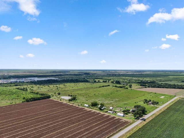 9919 Bohacek Road, Beasley, TX 77417