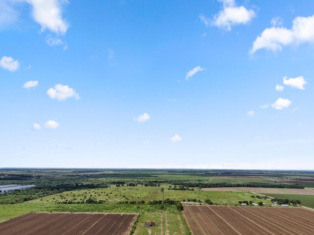 9919 Bohacek Road, Beasley, TX 77417