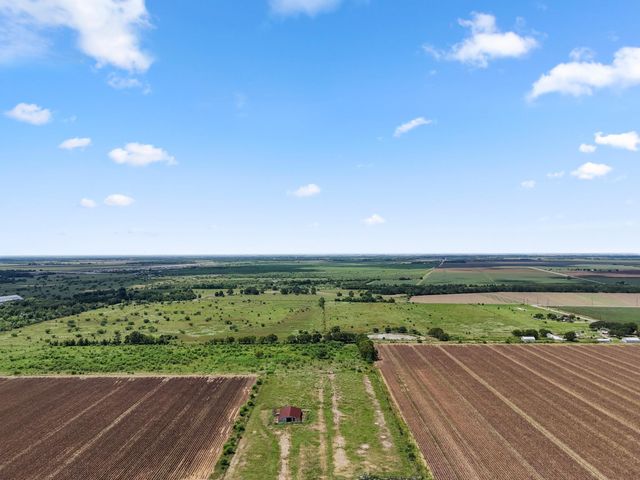 9919 Bohacek Road, Beasley, TX 77417