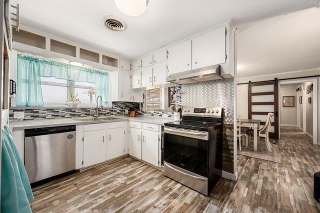 9919 Bohacek Road, Beasley, TX 77417