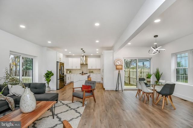 608 LAURA DR, Falls Church, VA 22046