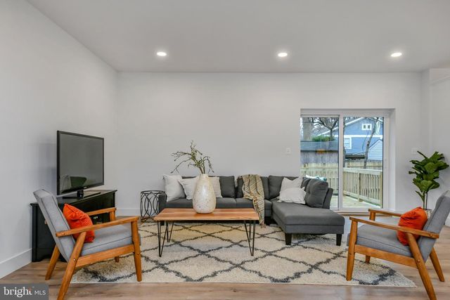 608 LAURA DR, Falls Church, VA 22046