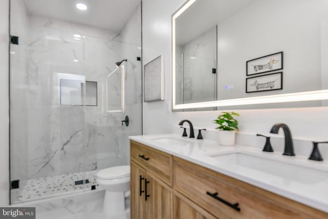 608 LAURA DR, Falls Church, VA 22046