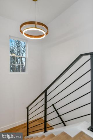 608 LAURA DR, Falls Church, VA 22046