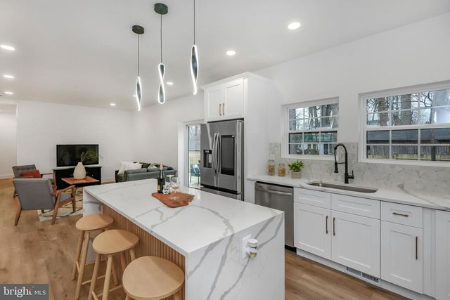 608 LAURA DR, Falls Church, VA 22046