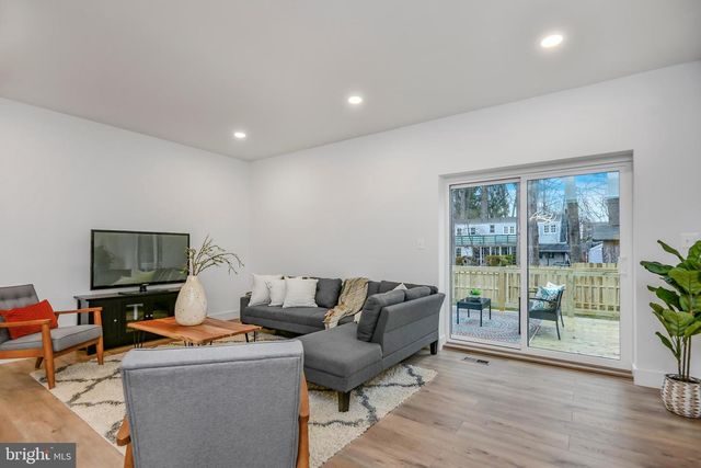 608 LAURA DR, Falls Church, VA 22046