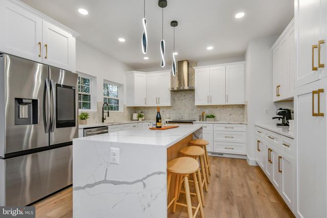 608 LAURA DR, Falls Church, VA 22046