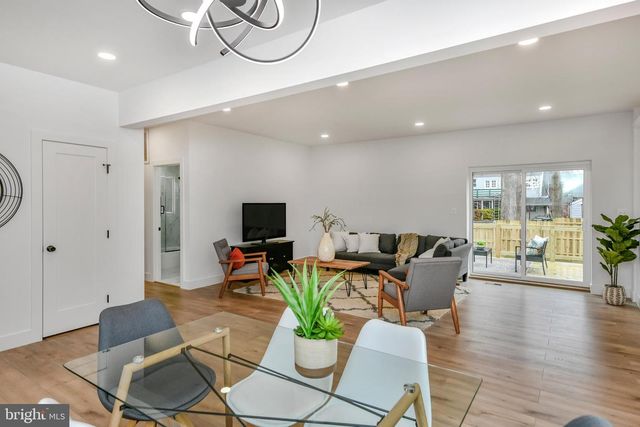 608 LAURA DR, Falls Church, VA 22046