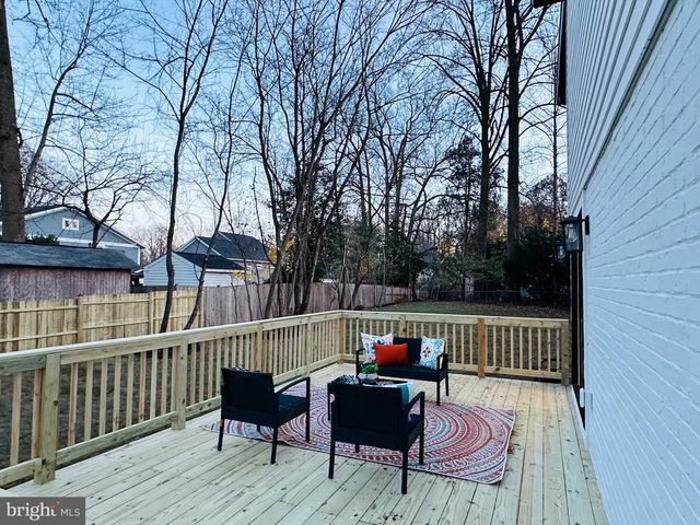 608 LAURA DR, Falls Church, VA 22046