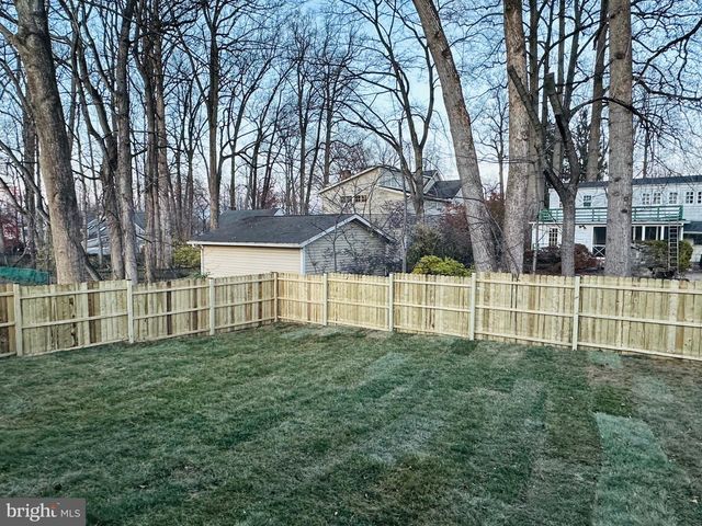 608 LAURA DR, Falls Church, VA 22046