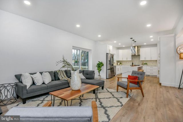 608 LAURA DR, Falls Church, VA 22046