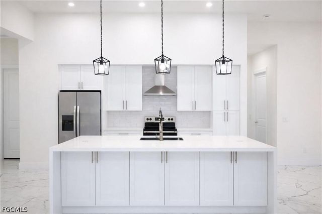 2751 NW 42nd PL, Cape Coral, FL 33993