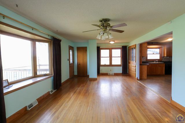 1777 Road B5, Emporia, KS 66801