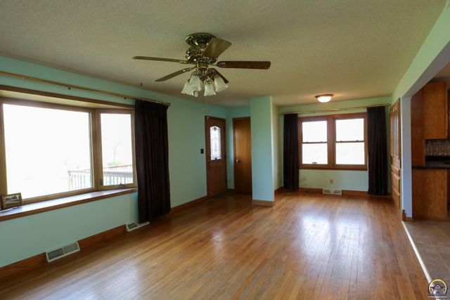 1777 Road B5, Emporia, KS 66801