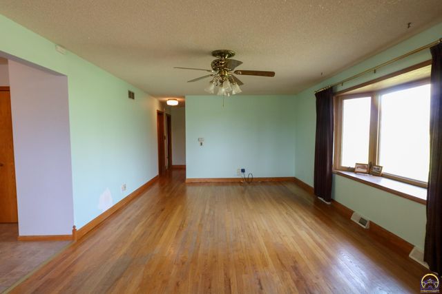 1777 Road B5, Emporia, KS 66801