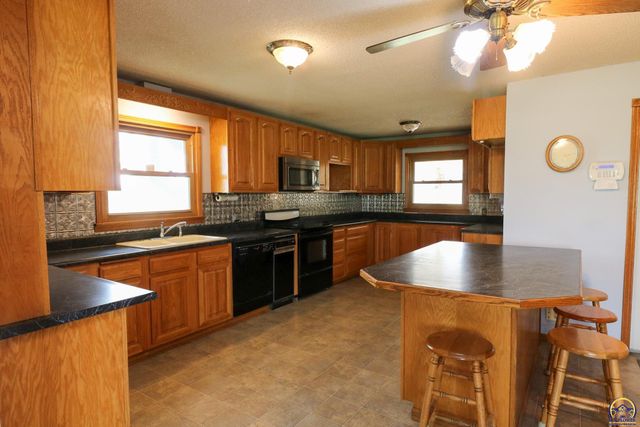 1777 Road B5, Emporia, KS 66801