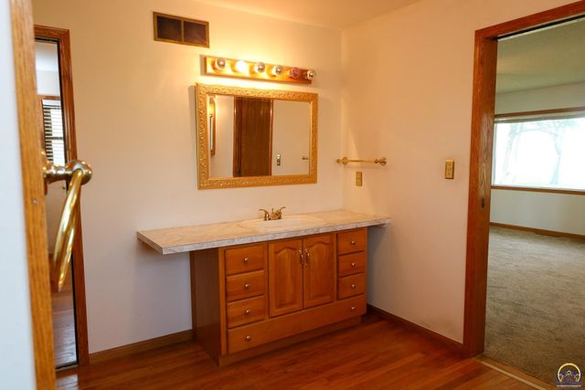 1777 Road B5, Emporia, KS 66801