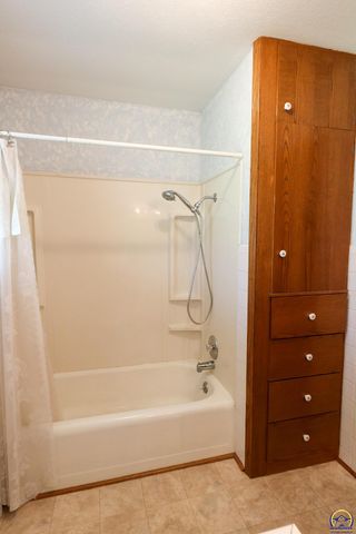 1777 Road B5, Emporia, KS 66801