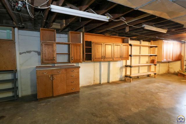 1777 Road B5, Emporia, KS 66801