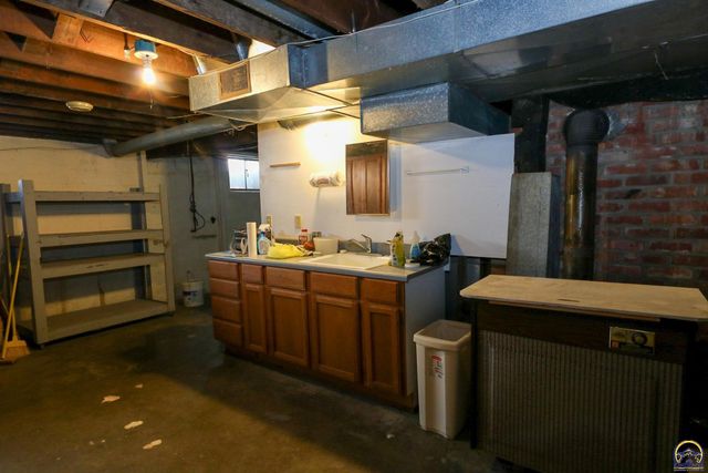 1777 Road B5, Emporia, KS 66801