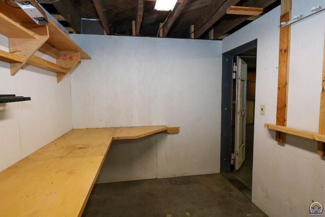 1777 Road B5, Emporia, KS 66801