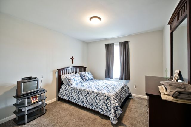 53 Pulaski St, Fall River, MA 02721
