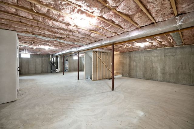 53 Pulaski St, Fall River, MA 02721