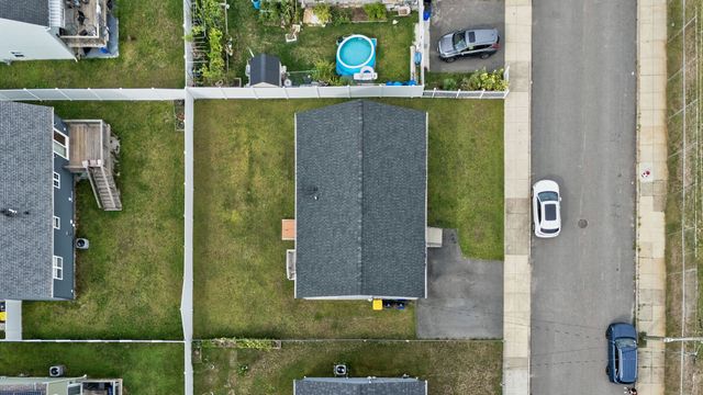 53 Pulaski St, Fall River, MA 02721