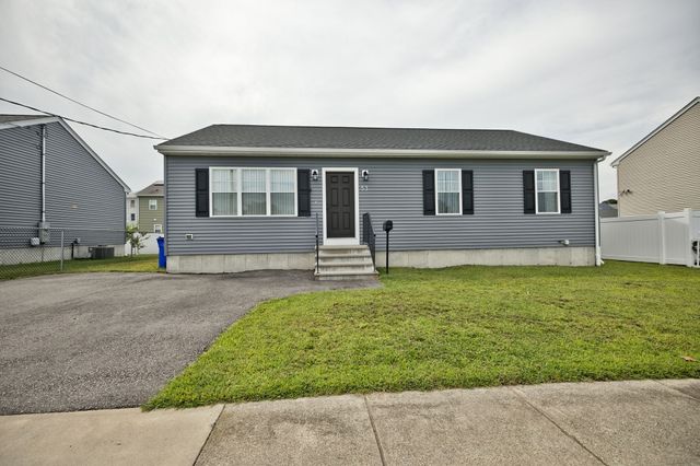 53 Pulaski St, Fall River, MA 02721