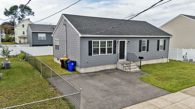 53 Pulaski St, Fall River, MA 02721