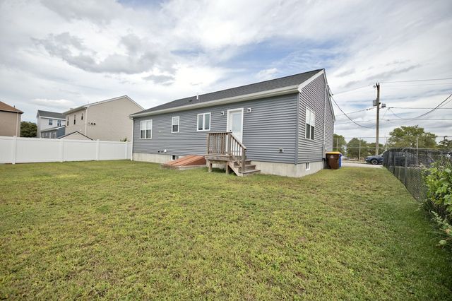 53 Pulaski St, Fall River, MA 02721