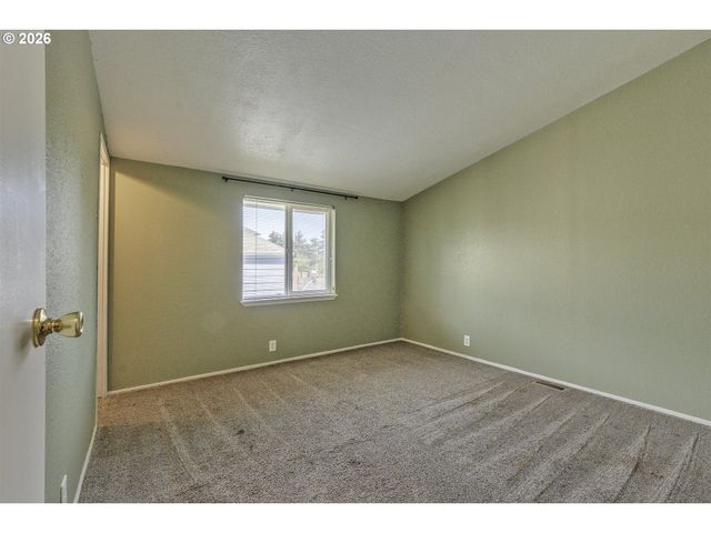 1949 Se PALMQUIST Rd 64, Gresham, OR 97080
