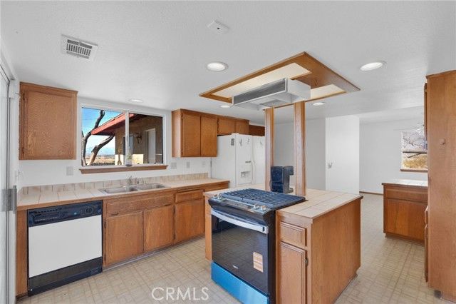 22677 Dexter, Apple Valley, CA 92307