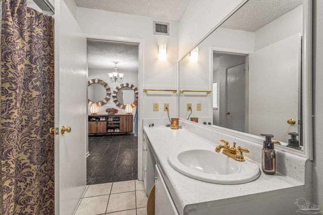 3400 Wimbledon Dr 15, Pensacola, FL 32504