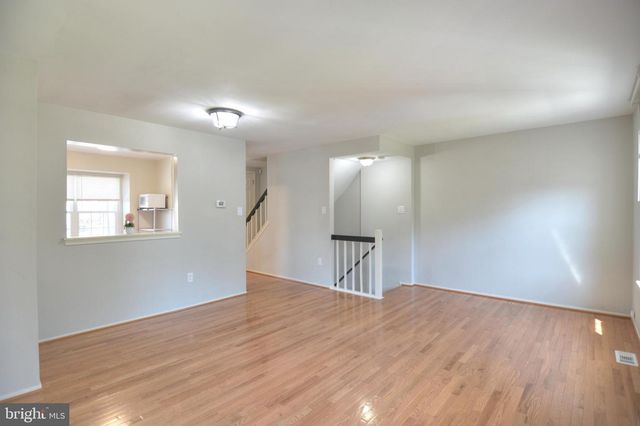 3 BIRDSEYE CT, Germantown, MD 20874