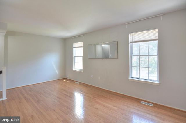 3 BIRDSEYE CT, Germantown, MD 20874