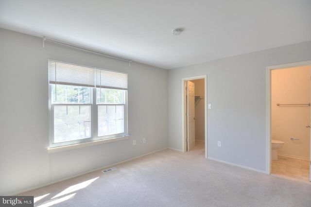 3 BIRDSEYE CT, Germantown, MD 20874