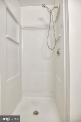 3 BIRDSEYE CT, Germantown, MD 20874