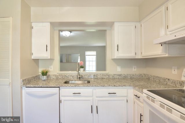 3 BIRDSEYE CT, Germantown, MD 20874