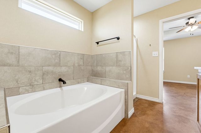 1124 Limestone Drive, Lampasas, TX 76550