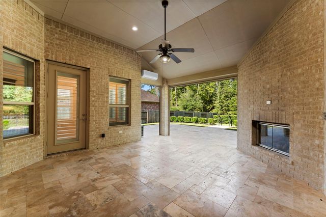 8 S Elderberry Trail, Montgomery, TX 77316