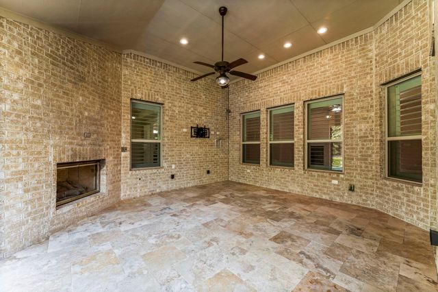 8 S Elderberry Trail, Montgomery, TX 77316